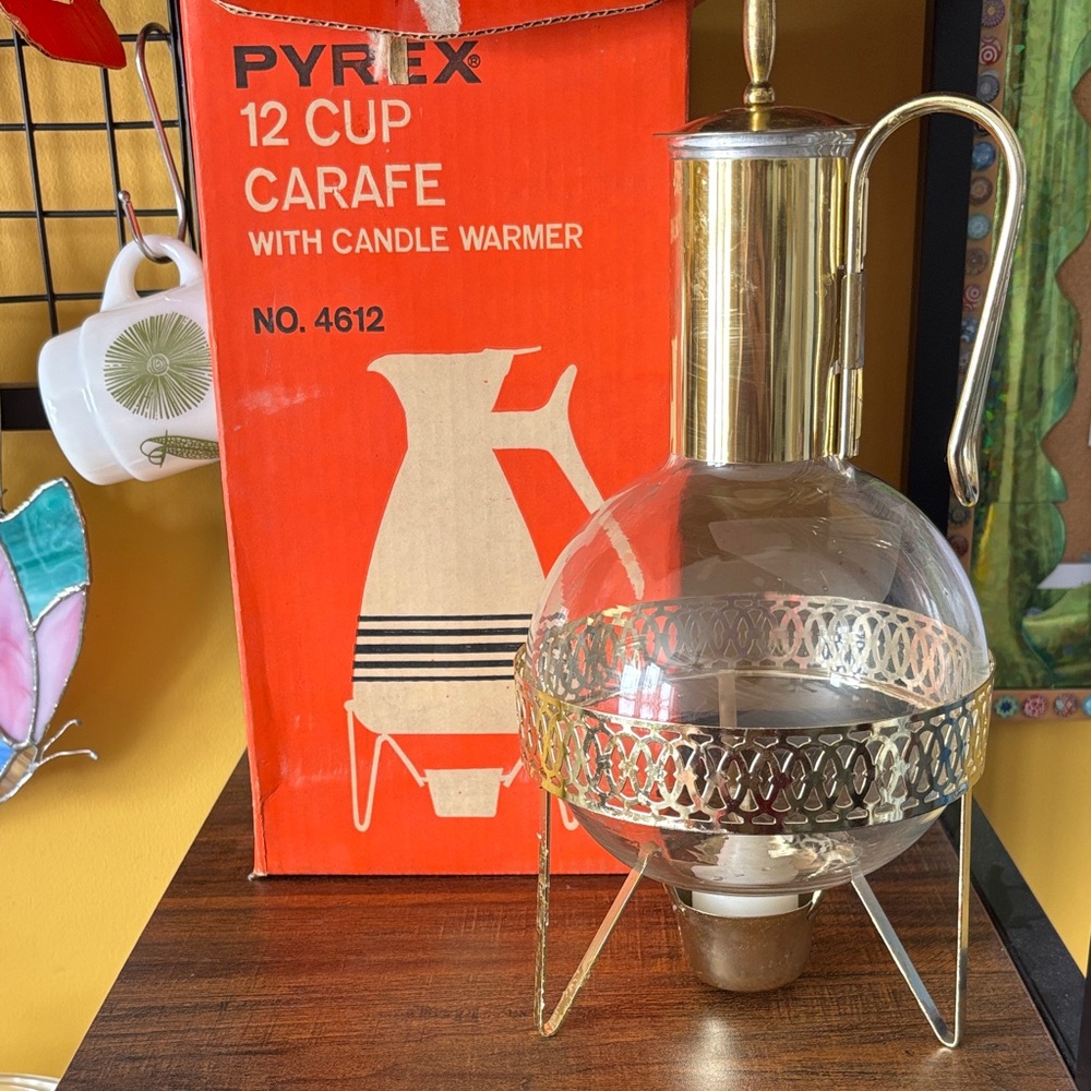 Pyrex Gold and Clear Carafe with Warmer
